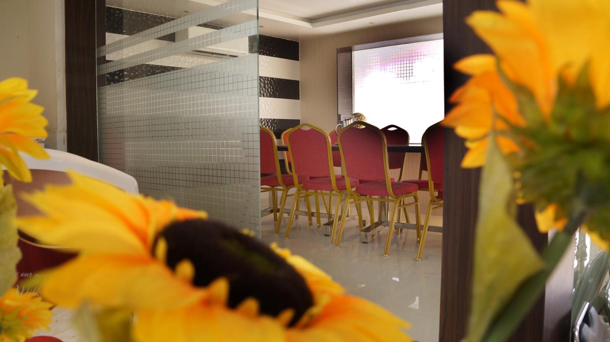 Kani Residency Hotel Thoothukudi Bagian luar foto