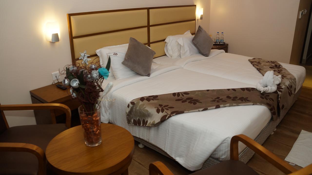 Kani Residency Hotel Thoothukudi Bagian luar foto