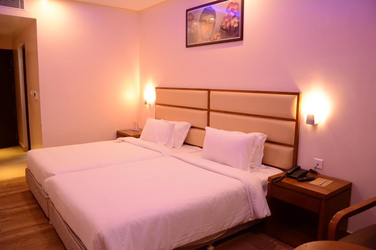 Kani Residency Hotel Thoothukudi Bagian luar foto