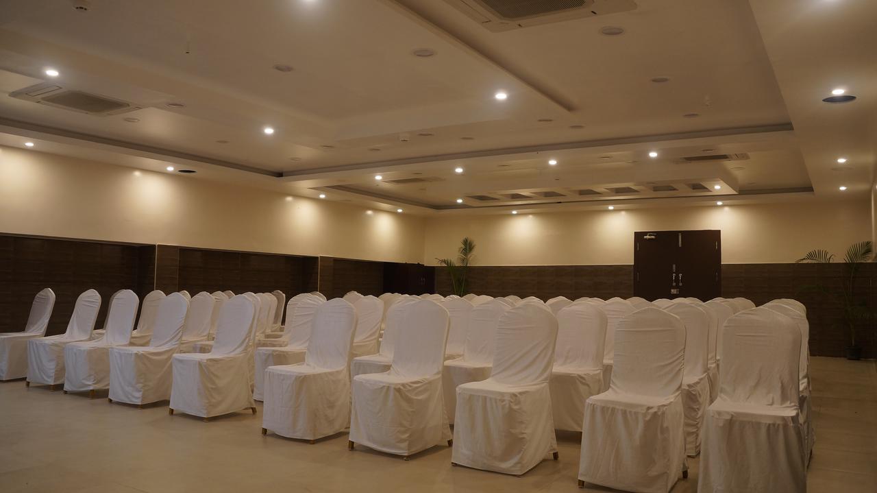 Kani Residency Hotel Thoothukudi Bagian luar foto