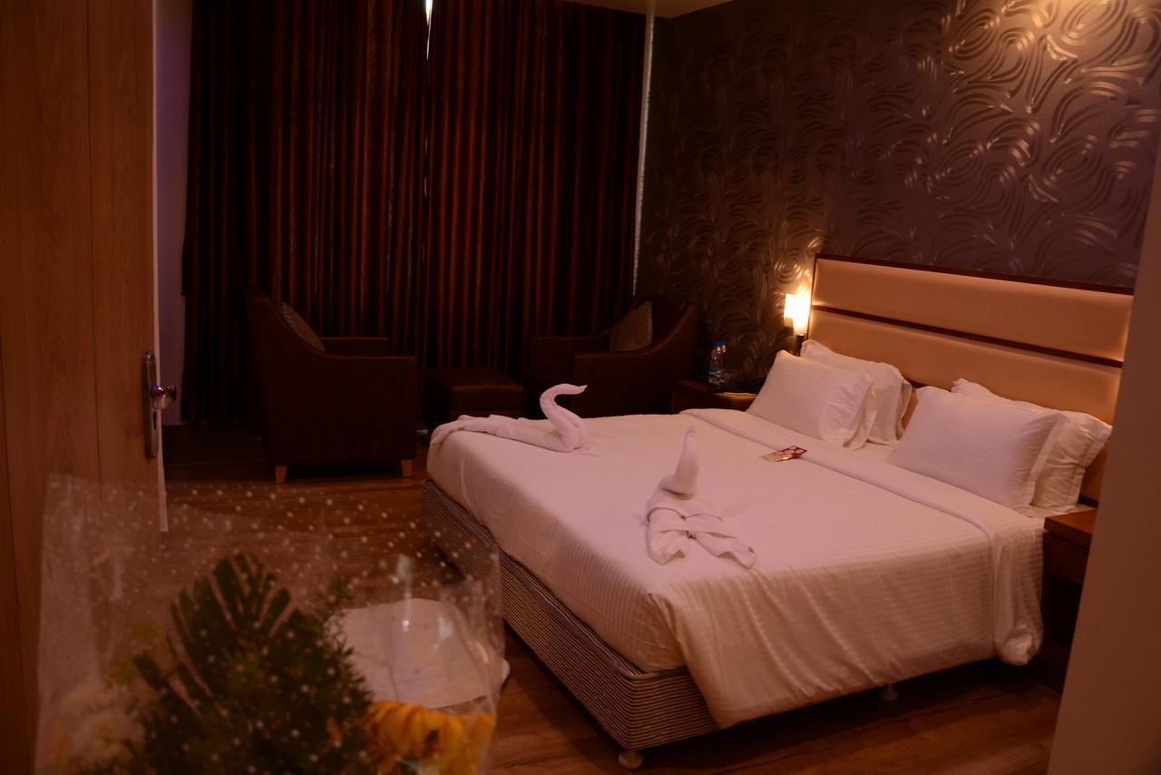 Kani Residency Hotel Thoothukudi Bagian luar foto
