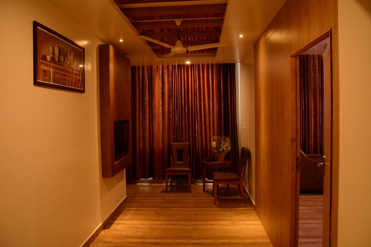 Kani Residency Hotel Thoothukudi Bagian luar foto