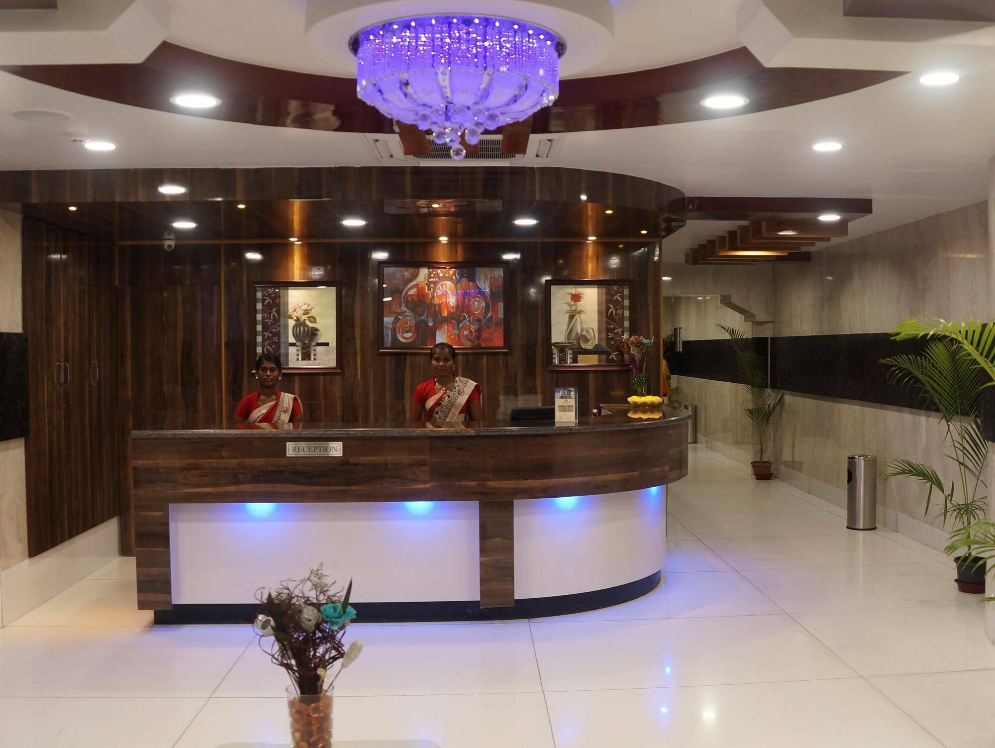 Kani Residency Hotel Thoothukudi Bagian luar foto